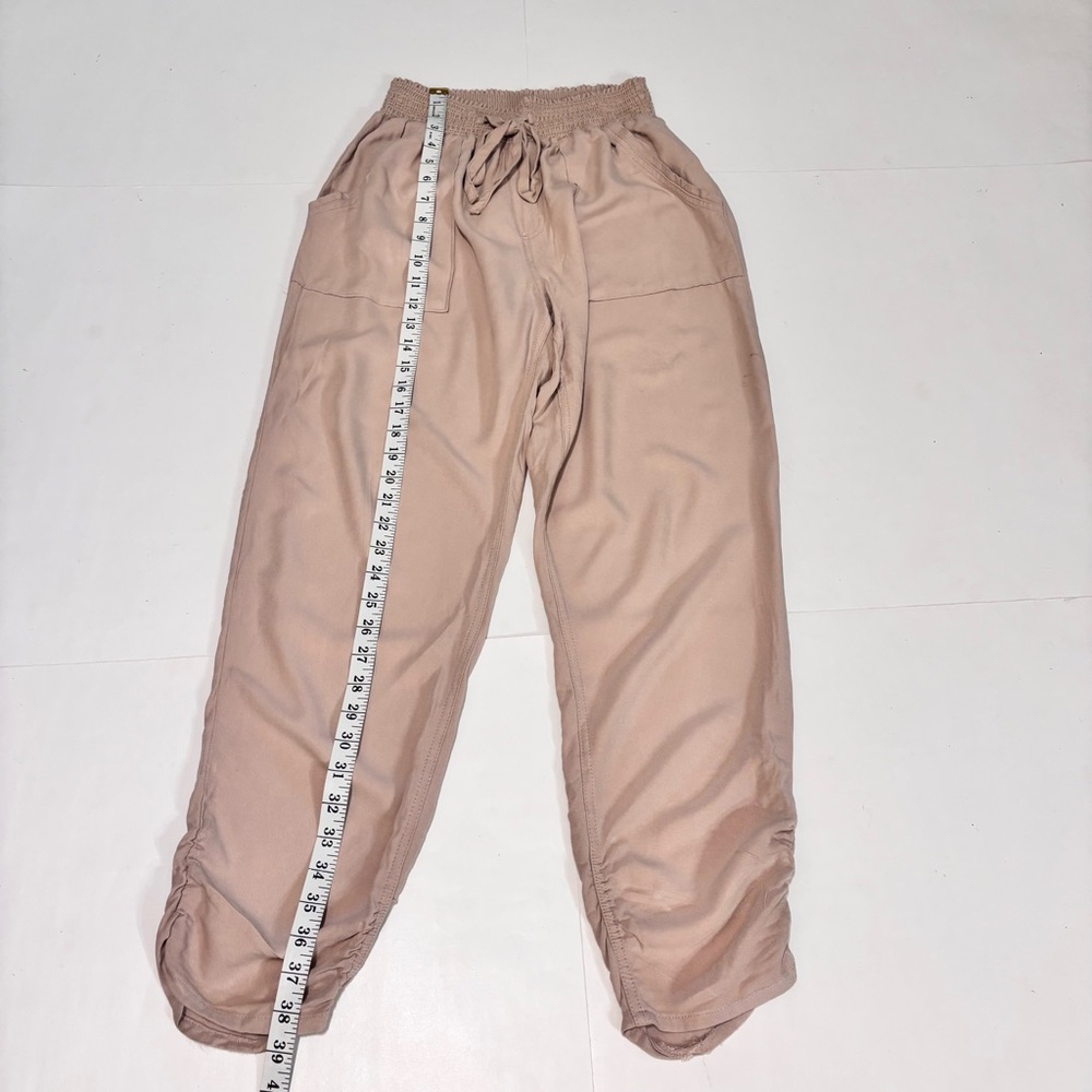 Ci Sono Beige Textured Pants - Picture 7 of 10